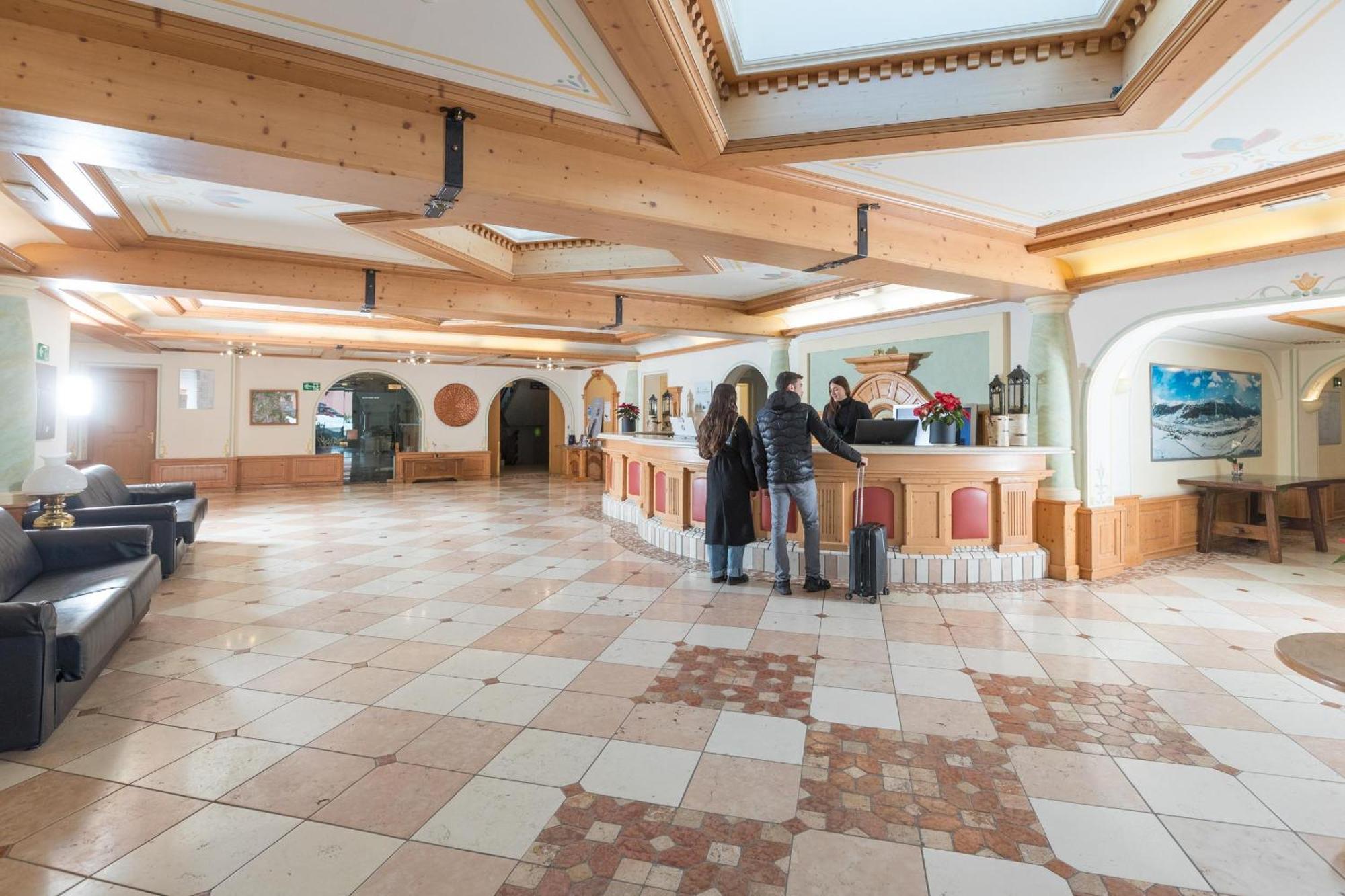 Hotel Intermonti Livigno Luaran gambar