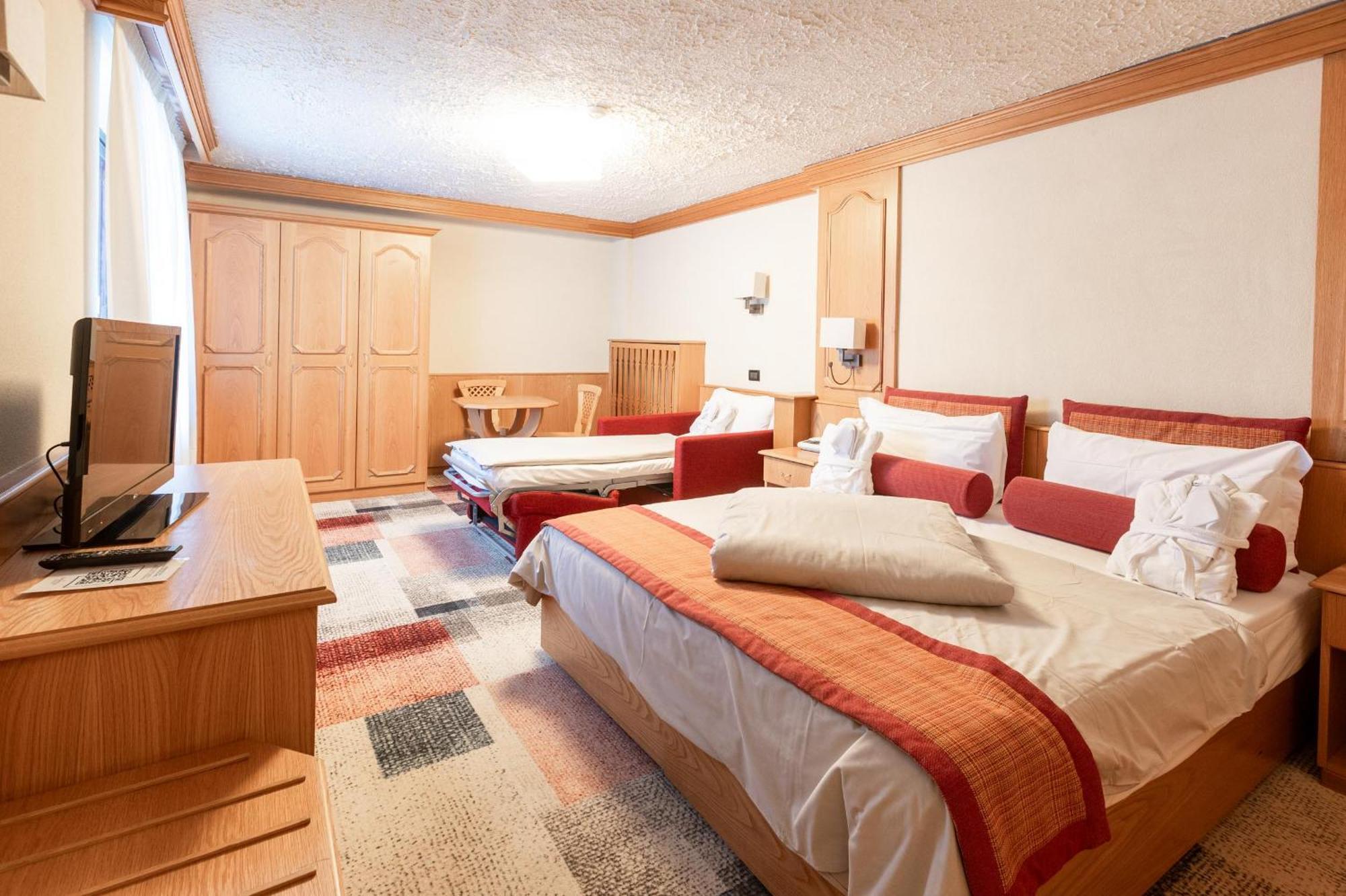 Hotel Intermonti Livigno Luaran gambar